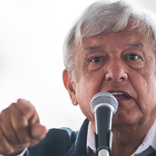 AMLO plantea que haya una licitación y que el nuevo
aeropuerto se haga solo con inversión privada