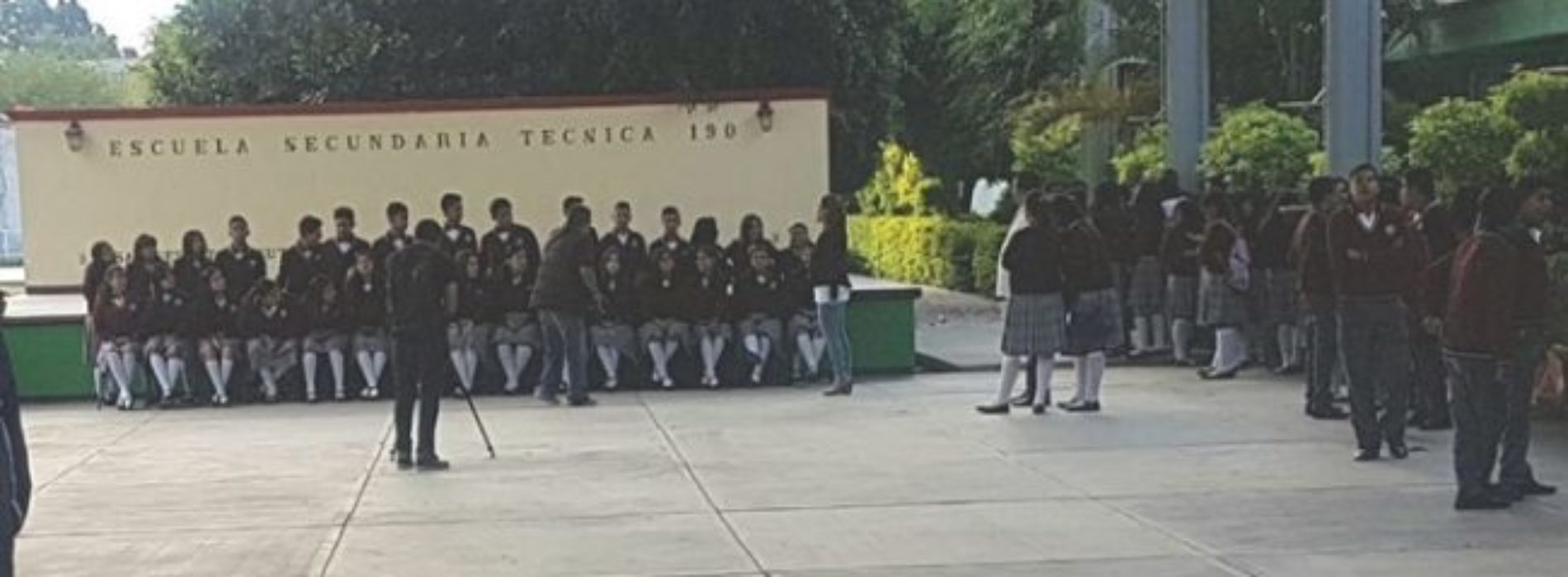Desprecian profesores paro de la CNTE e inician clases en
Oaxaca