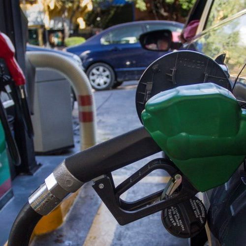 Ricardo Anaya promete bajar el precio de la gasolina