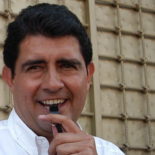 Pase de Blanco a exárbitro: Gilberto Alcalá va por la
alcaldía de Cuernavaca, anuncia dirigente del PES