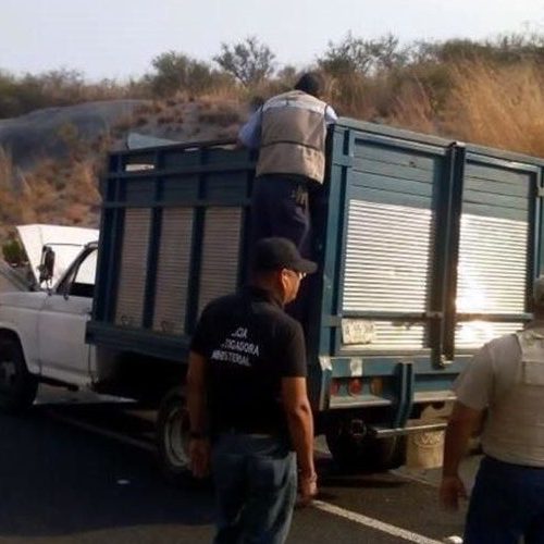 Abandonan una camioneta con 9 cuerpos en Tixtla,
Guerrero