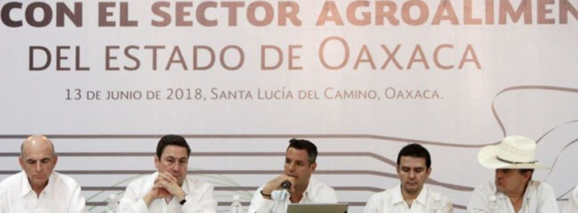 Refrendan Gobierno del Estado y Sagarpa compromiso por el
desarrollo agropecuario de Oaxaca