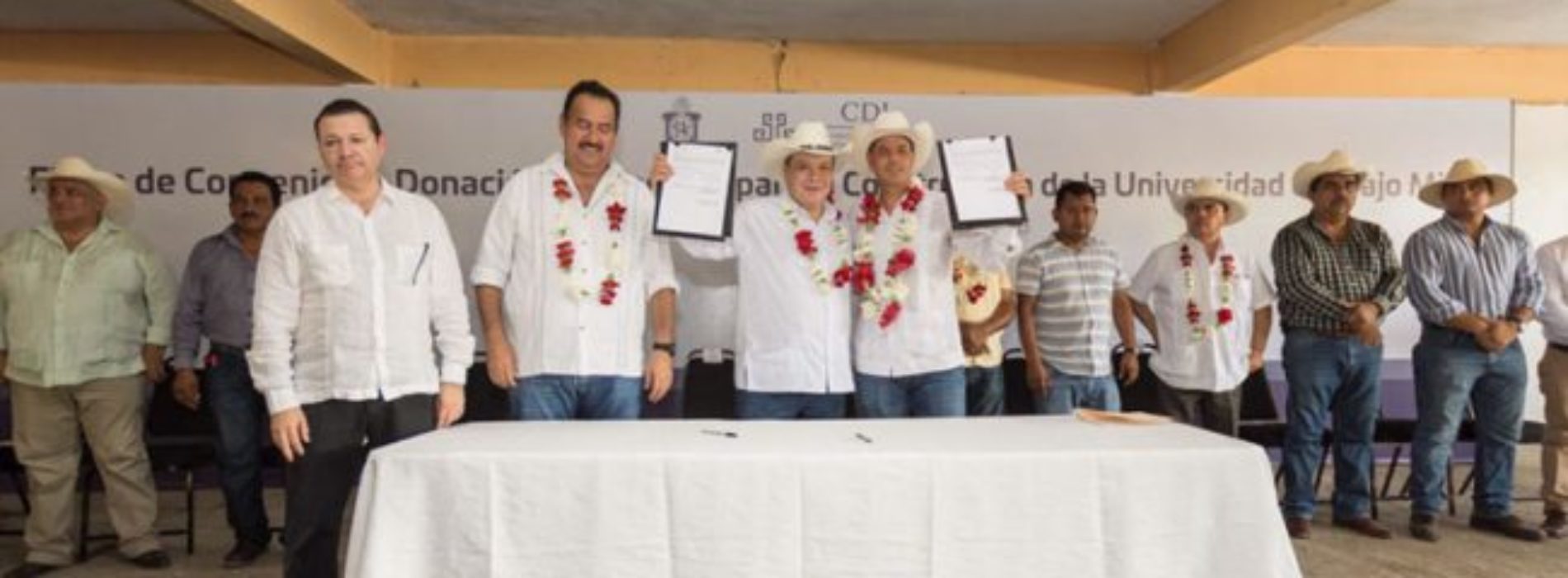 Otorga Cdi a Gobierno de Oaxaca, terreno para la
construcción de la Universidad del Bajo Mixe