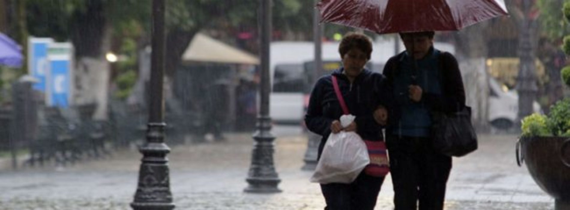 Se mantendrán lluvias en Oaxaca por zona de Baja Presión al
Sur del Golfo de Tehuantepec
