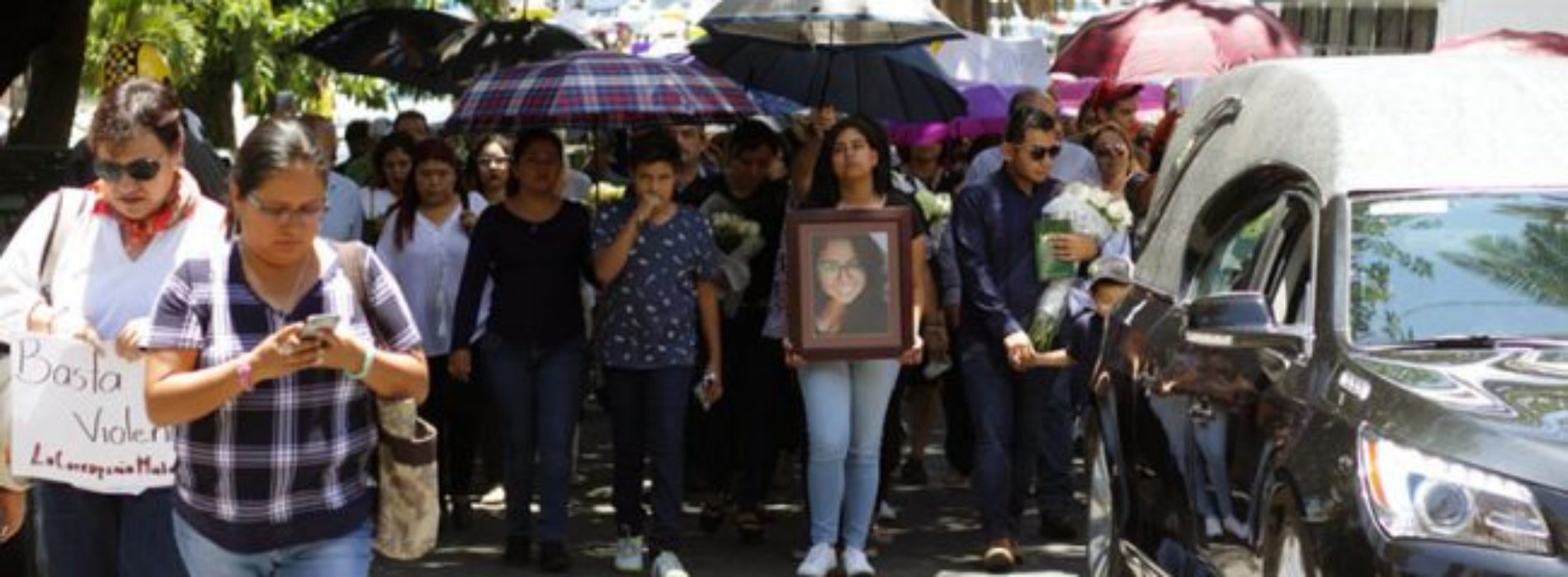 Justicia para Sol, piden colectivos feministas en su último
adiós