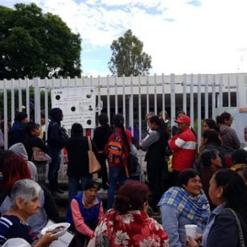 Nuevamente amanece tomado hospital civil de Oaxaca