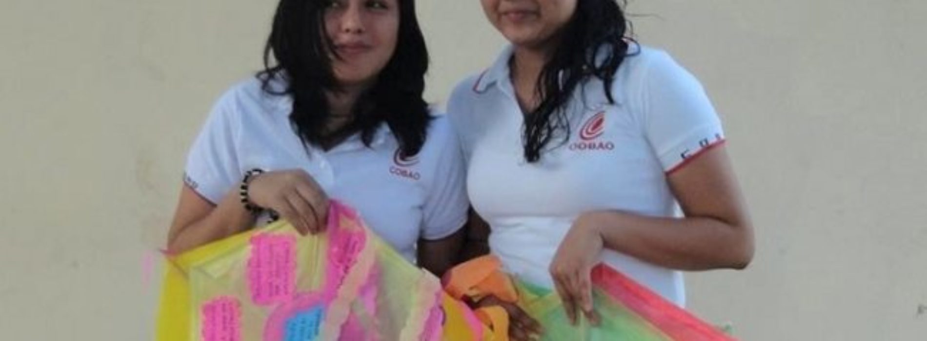 Orgullo Cobao: Ex alumna de excelencia, culmina estudios de
Medicina en UAO