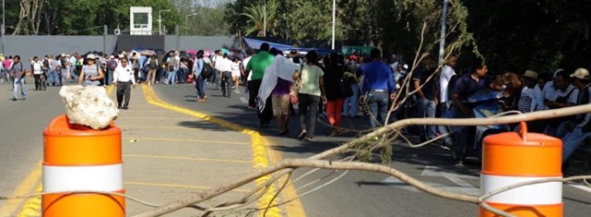 Por bloqueos de la Sección 22 decae economía de
Oaxaca