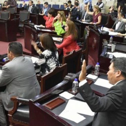 Rehuyen legisladores de Oaxaca a 3 de 3; Jesús Romero el
único en rendir cuentas