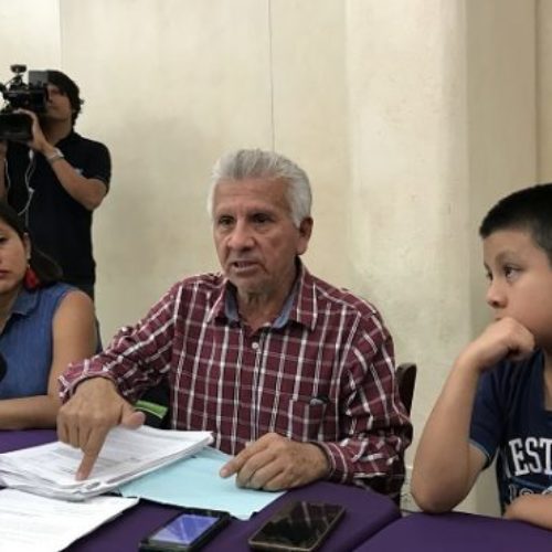 Exigen salida de director de primaria Benito Juárez por
estar señalado de abusos
