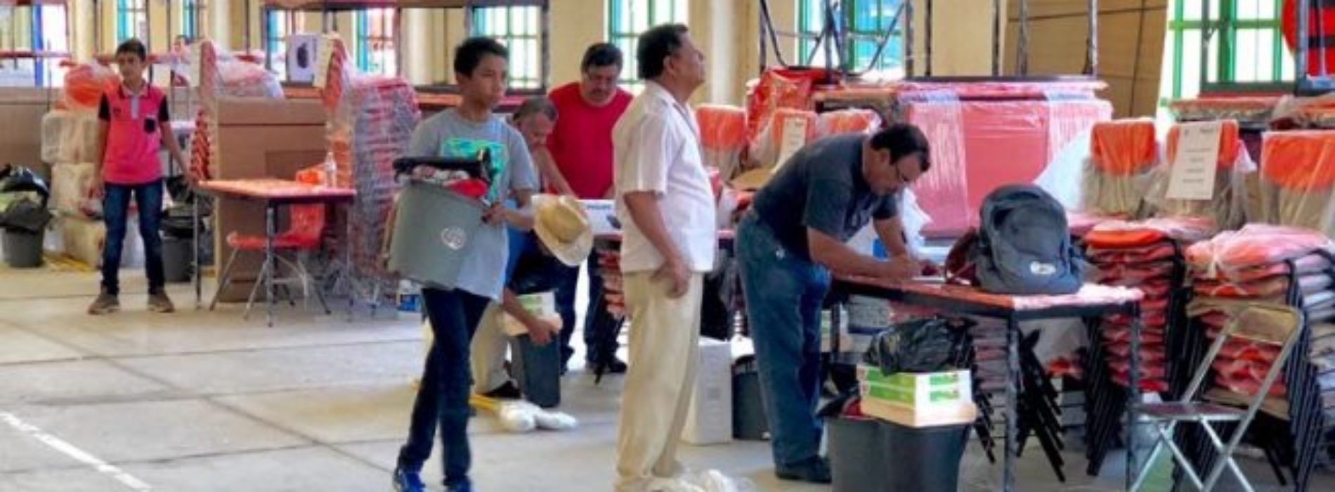Entrega IEEPO mobiliario y equipo a escuelas de Jalapa del
Marqués