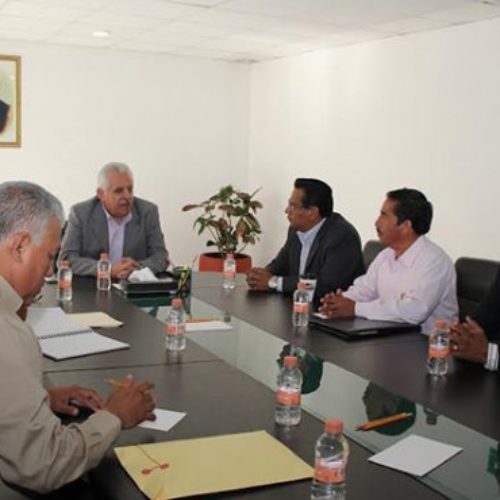 Se reúne Bolaños Cacho con abogados de la Mixteca