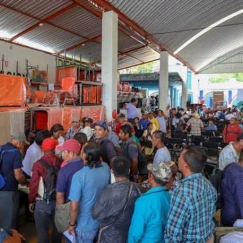 Gobierno de Oaxaca invierte 724 mdp para fortalecer la
educación