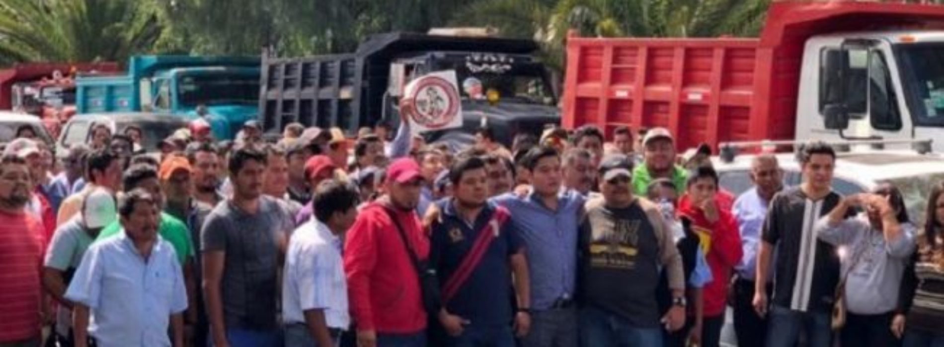 Tras ola de violencia se dividen sindicatos de
transportistas en Oaxaca