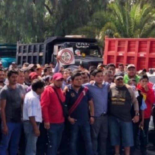 Tras ola de violencia se dividen sindicatos de
transportistas en Oaxaca