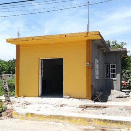 Apoyo Gubernamental, oportuno en la reconstrucción de
viviendas de Xadani