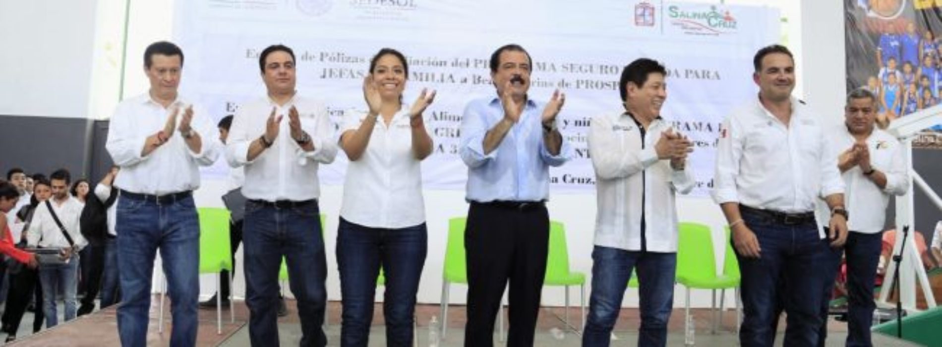 Juntos seguiremos construyendo un mejor Oaxaca:
Sedesoh