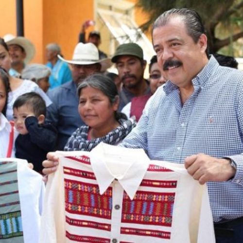 Oaxaca, estado prioritario para la política social del
gobierno de la República: Eviel Pérez Magaña