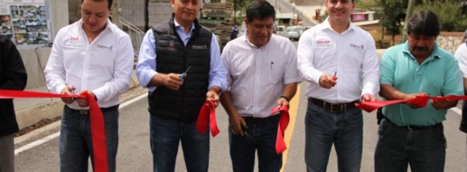Inaugura Gobierno de Oaxaca reconstrucción de tramos
carreteros en la Sierra Norte