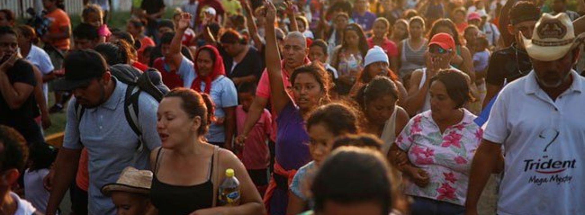 Dejan pasar a Caravana Migrante rumbo a Oaxaca; no hay
enfrentamiento