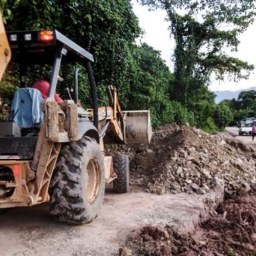 Se atienden tramos carreteros afectados por Tormenta
Tropical “Vicente”