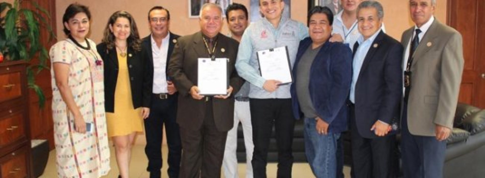 Firma de convenio de la Comisión Iberoamericana de Derechos
Humanos con el COBAO