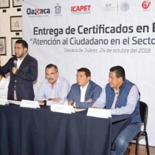 Reciben agentes municipales de la capital oaxaqueña
certificaciones del Icapet