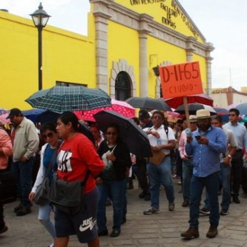 Sección 22 rechaza a sus compañeros que ahora son
legisladores en Oaxaca