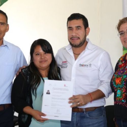En Matatlán Icapet impulsa la capacitación y certificación
de competencias laborales
