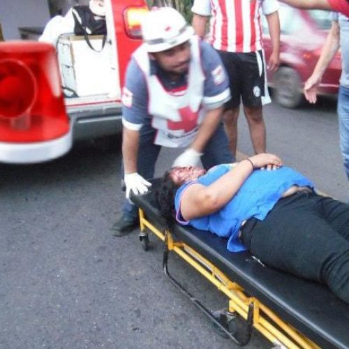 Vuelca urvan en Tuxtepec; se habla de siete heridos y un posible fallecido