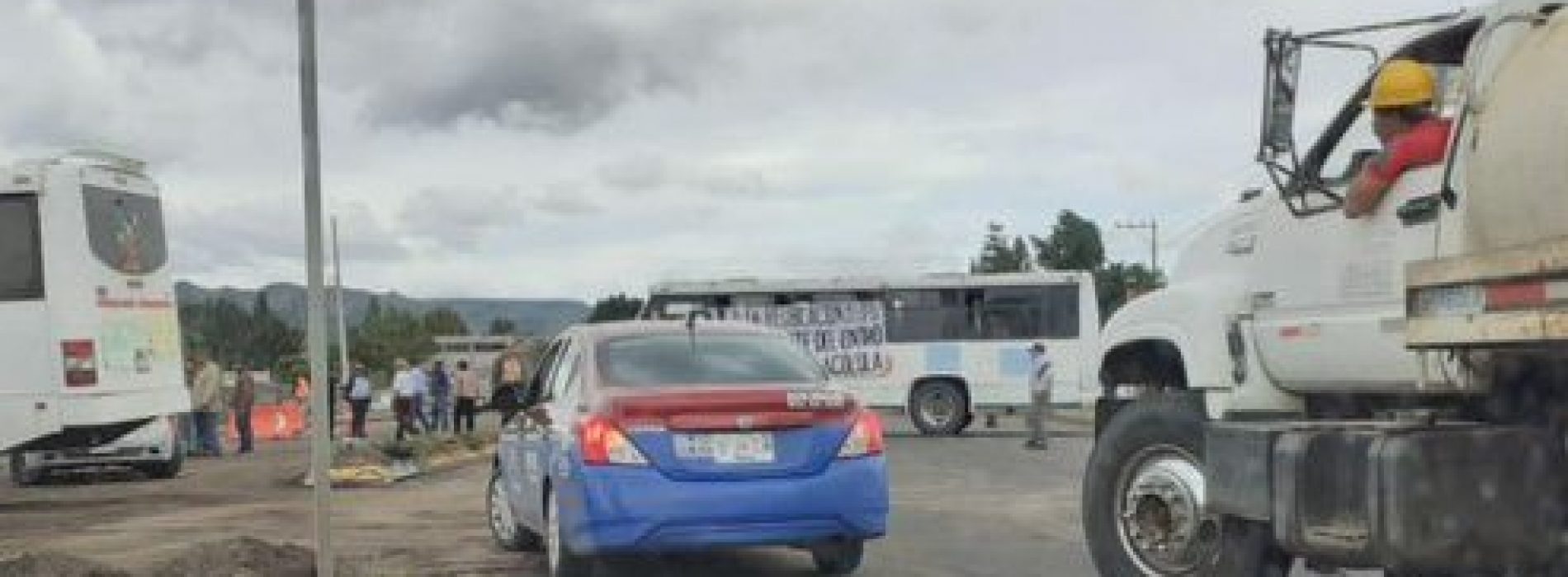 Siguen con bloqueo en Tlacolula de Matamoros; ya son tres días