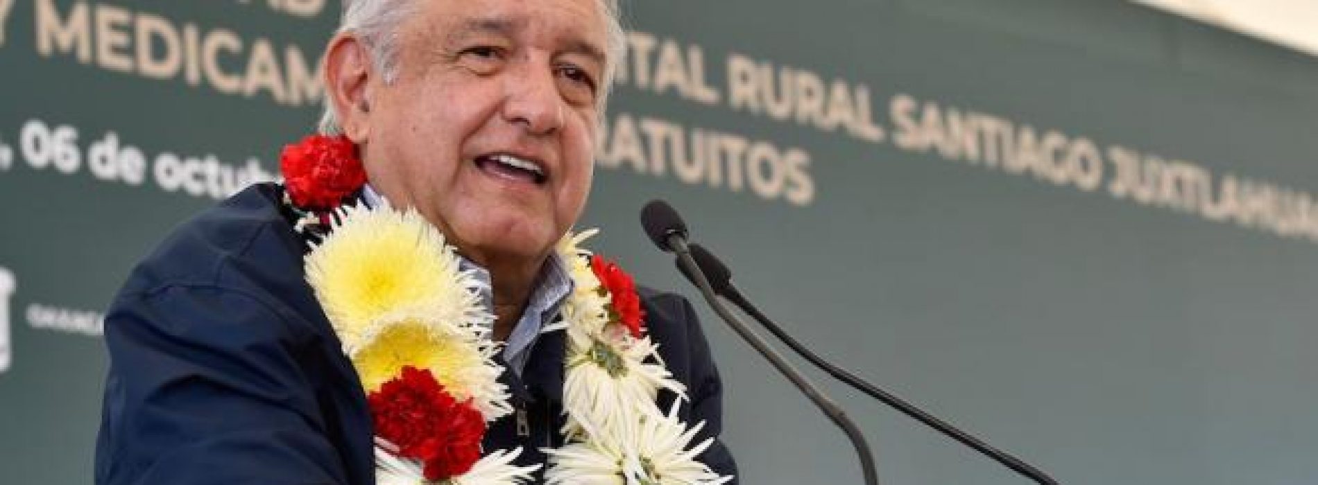 Pide AMLO resolver problemas en hospitales de Oaxaca