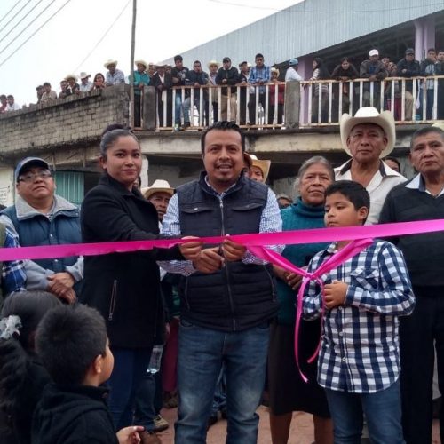 Inauguran obras de alto impacto en San Miguel Huautepec