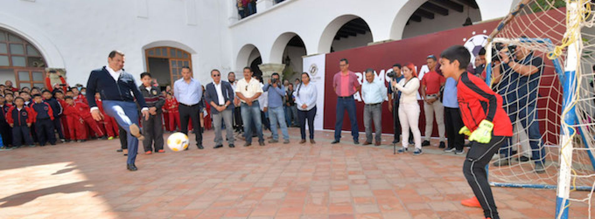 Inaugura Oswaldo García torneo infantil de futbol «Copa Ciudad de Oaxaca 2019»