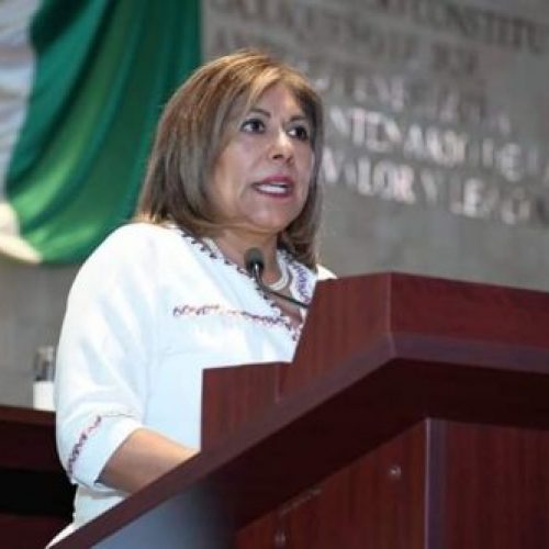 Hilda Pérez Luis y padres de familia garantizan funcionamiento de C.A.M. en Ley General de Educación