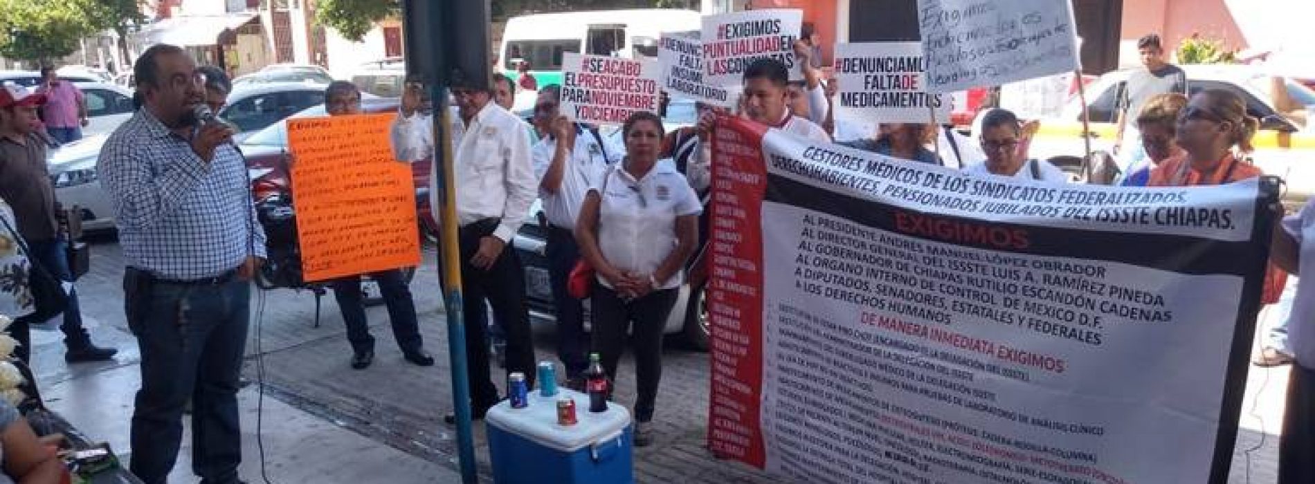Protestan por carencias en el ISSSTE Chiapas