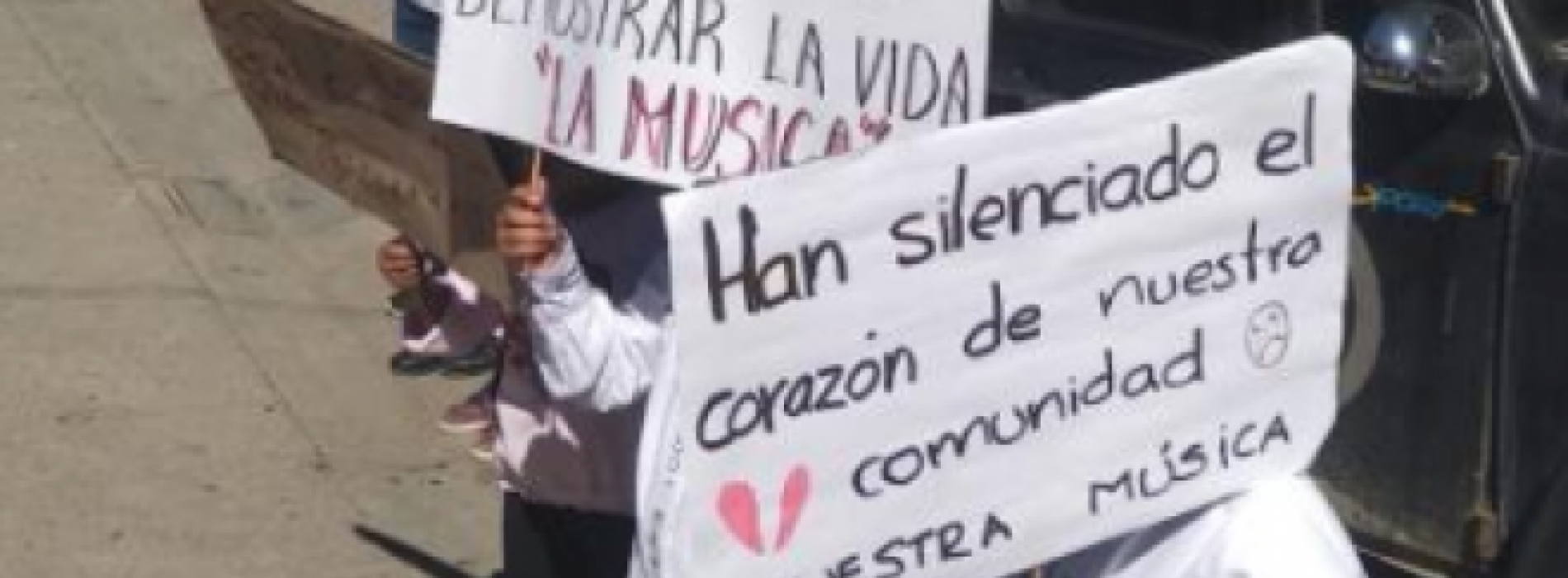 Niños de la Banda Filarmónica exigen justicia por robo de instrumentos