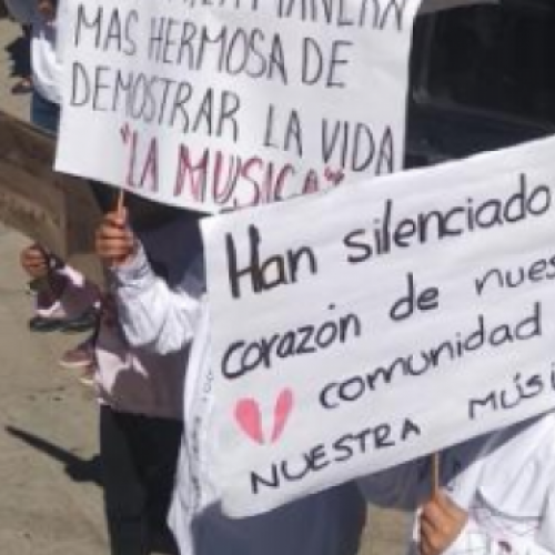 Niños de la Banda Filarmónica exigen justicia por robo de instrumentos