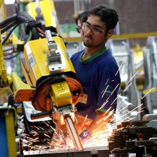 Empleo manufacturero cae 1% en noviembre