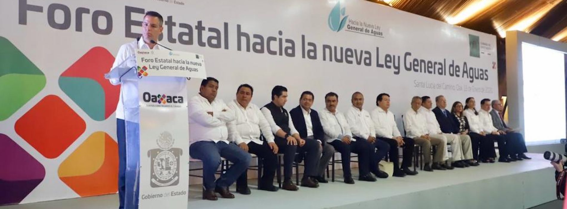 Denuncia el gobernador Alejandro Murat «huachicol de agua en la capital»