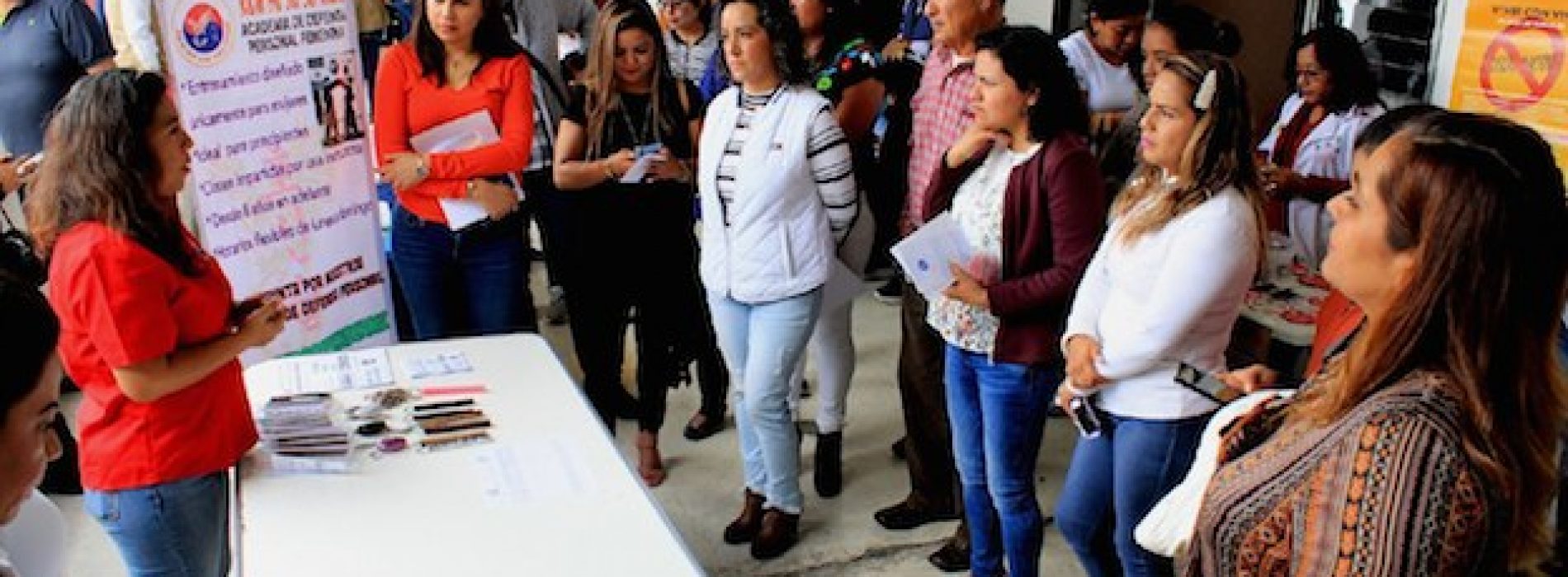 Feria de las Mujeres del Ayuntamiento capitalino beneficia a 200 ciudadanas