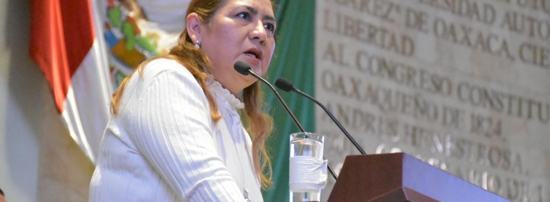 María de Jesús Mendoza Sánchez cuestiona y exhibe a titulares de SEFIN y SEPIA.