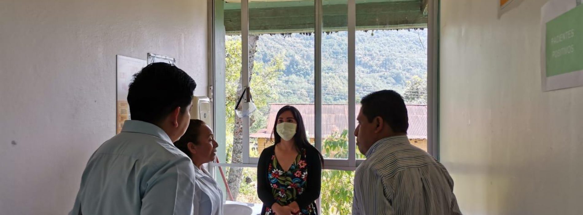 Entrega Elisa Zepeda apoyo a Hospital de Huautla para hacer frente al COVID-19