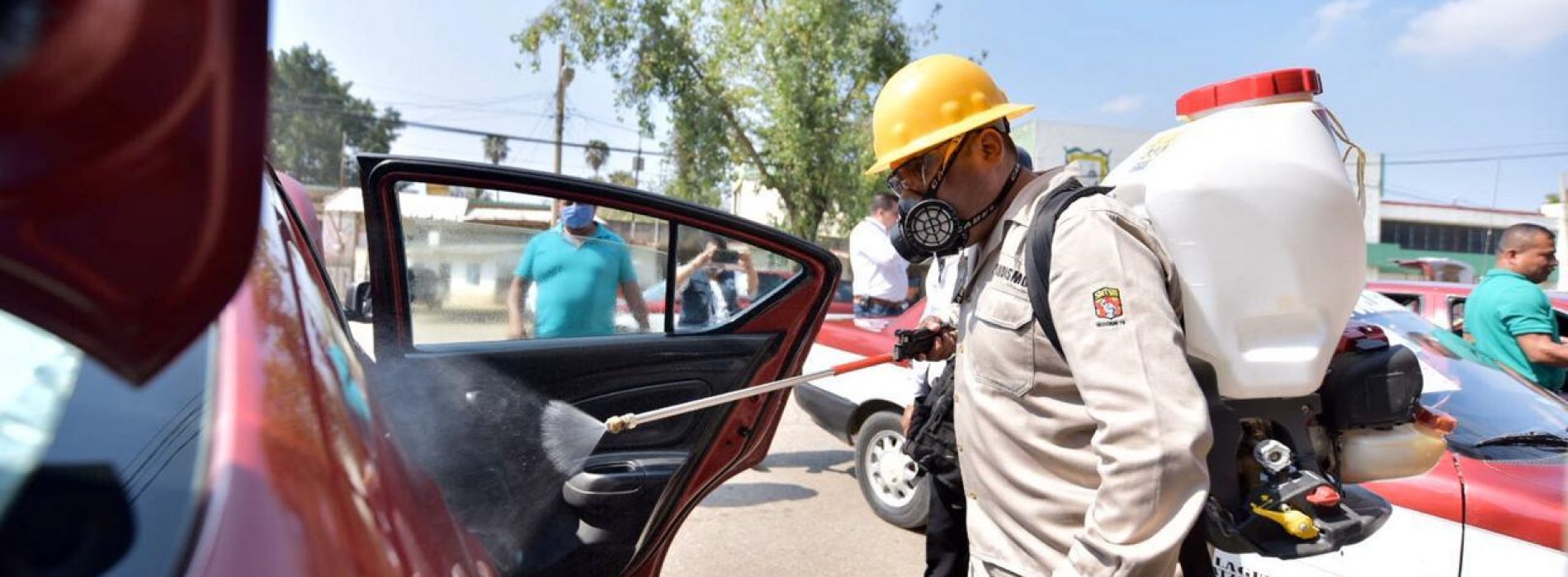 Para prevenir el riesgo de contagio de COVID-19, inicia Semovi sanitización de taxis foráneos