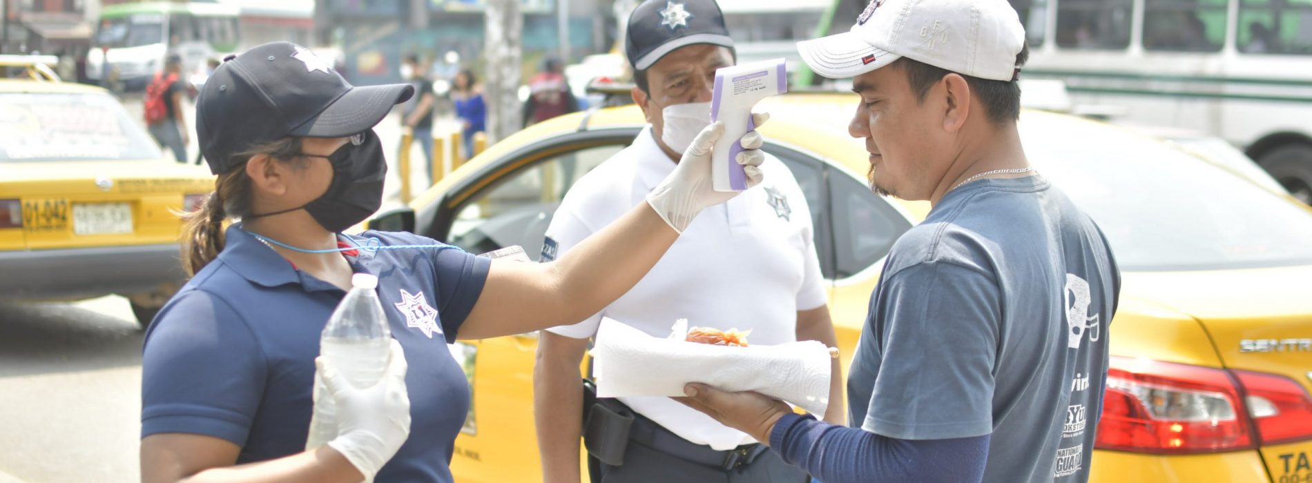 Con más termómetros, refuerza Ayuntamiento de Oaxaca de Juárez labor de filtros sanitarios