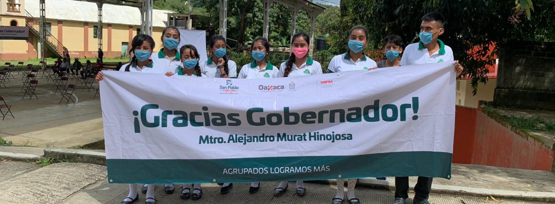 Alejandro Murat da banderazo a obras de agua y pavimentación en San Pablo Coatlán