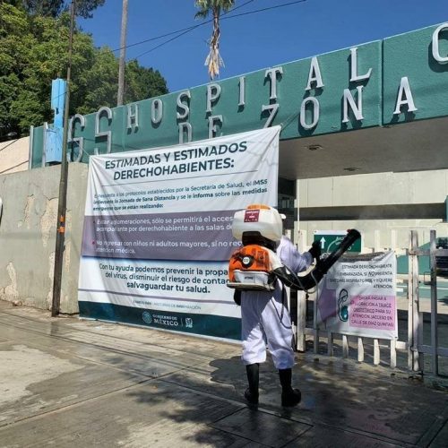Desinfecta Ayuntamiento zonas aledañas a hospitales públicos de Oaxaca de Juárez