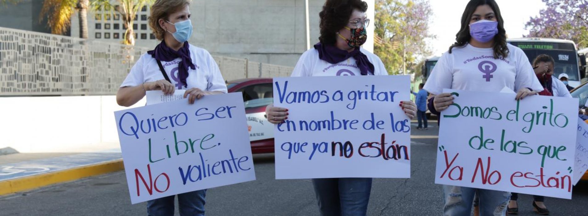 Realizan marcha caravana en rechazo a la violencia de género y feminicidios en Oaxaca
