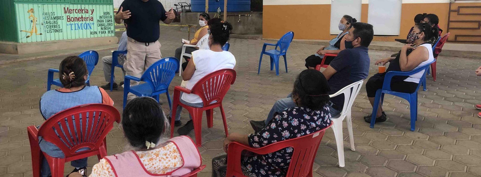 Mantiene Ayuntamiento de Oaxaca pláticas informativas de protección civil en mercados públicos