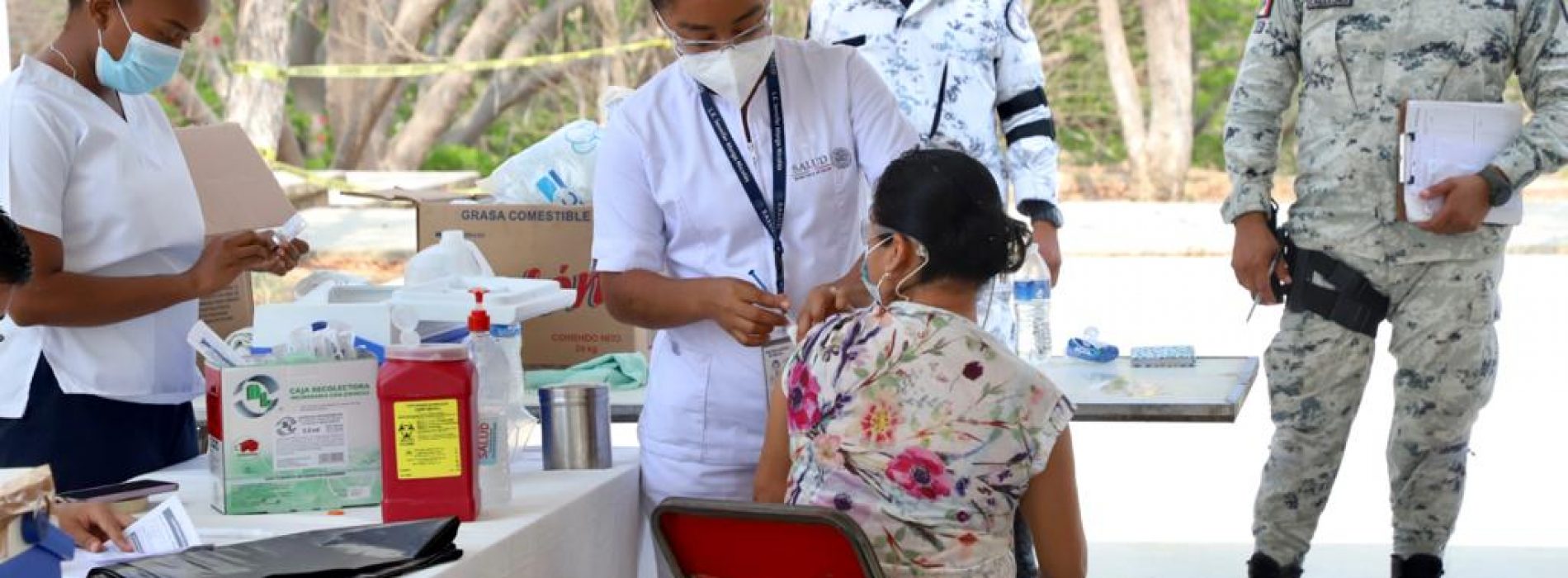 Con más de 35 mil dosis aplicadas en un día,  Oaxaca rompe récord de vacunación